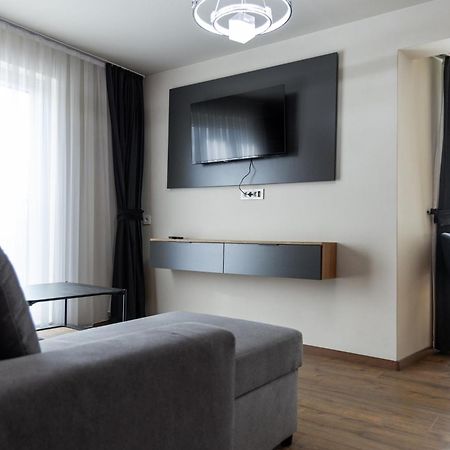 Vetus Hotel Pristina Buitenkant foto