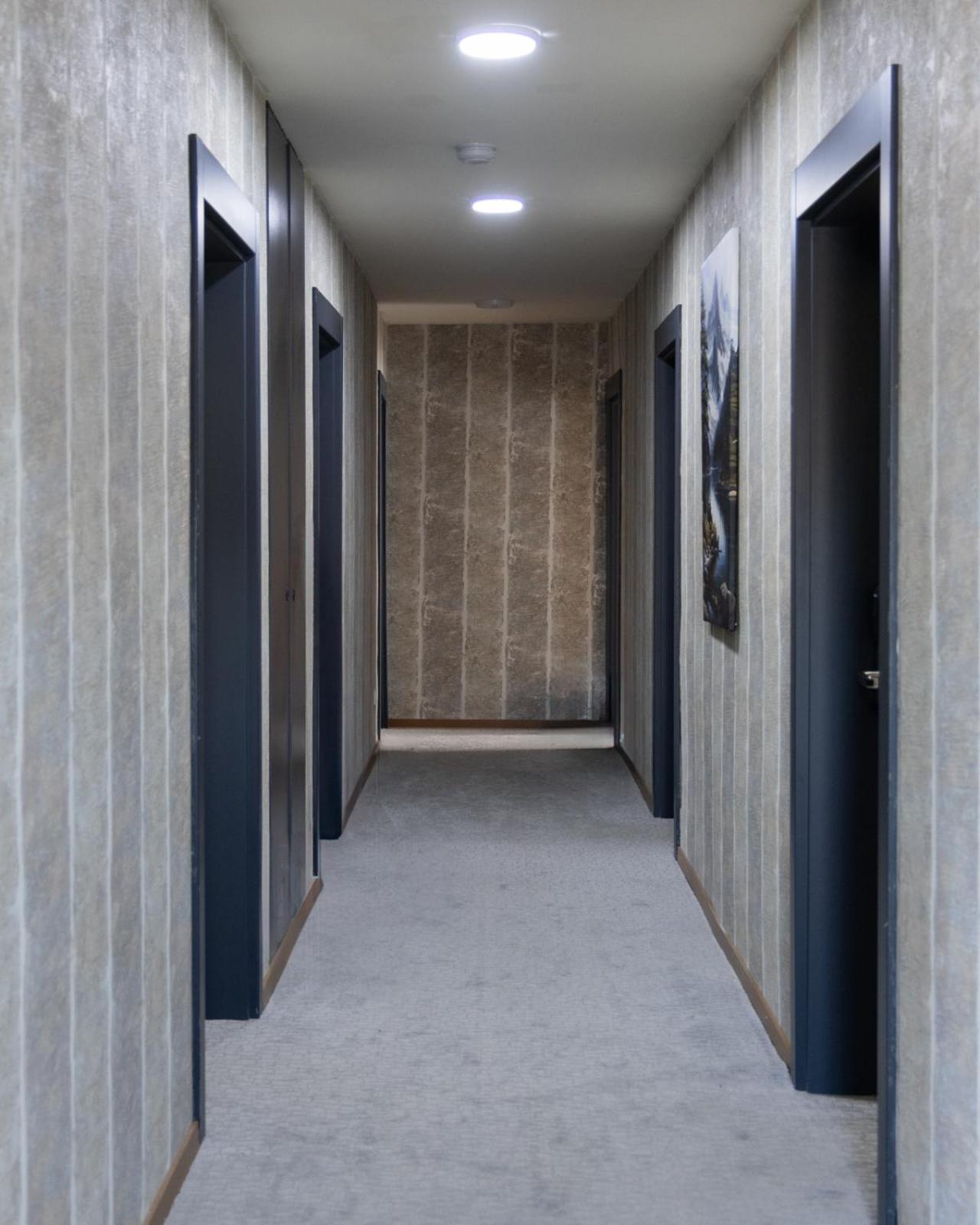 Vetus Hotel Pristina Buitenkant foto