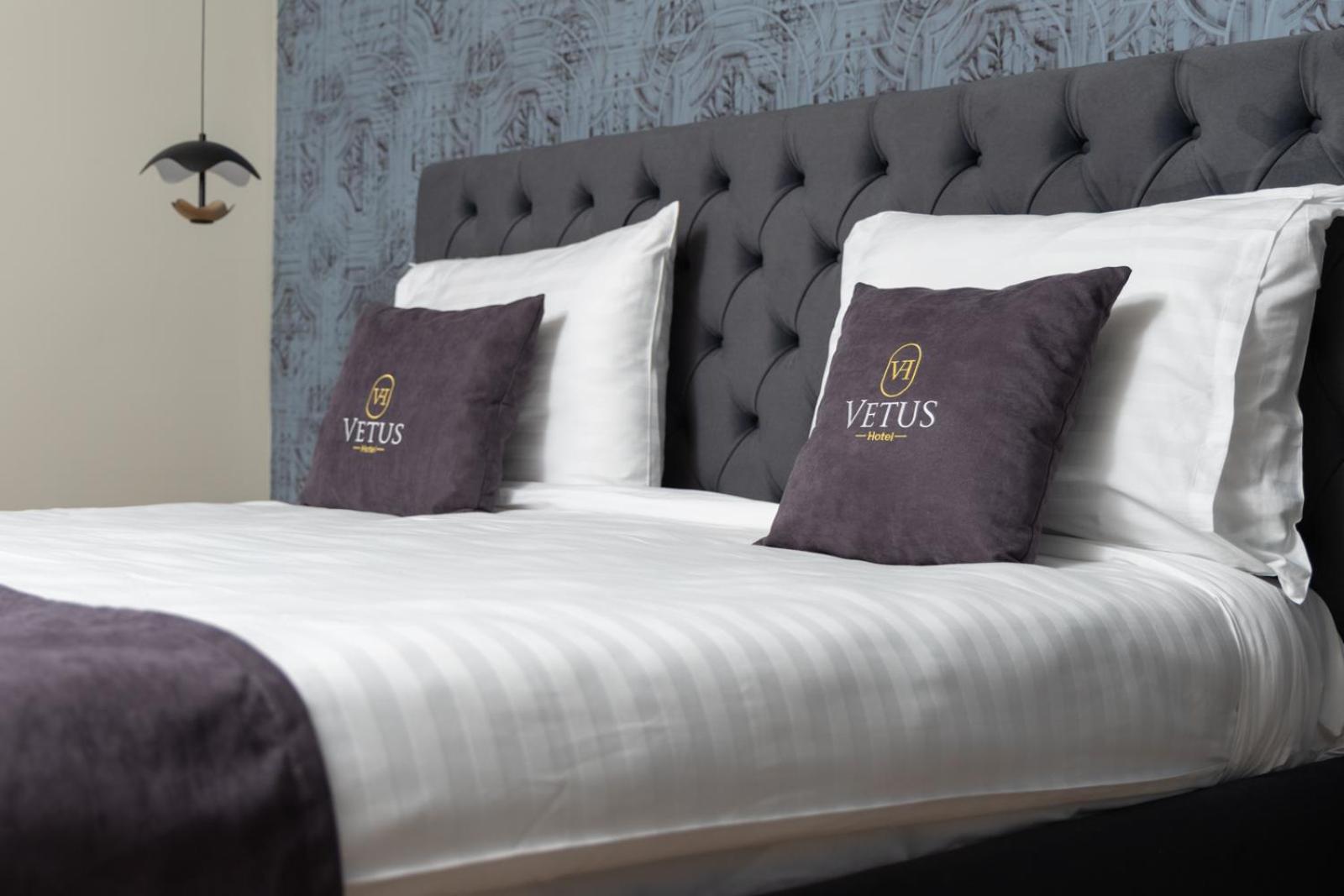 Vetus Hotel Pristina Buitenkant foto