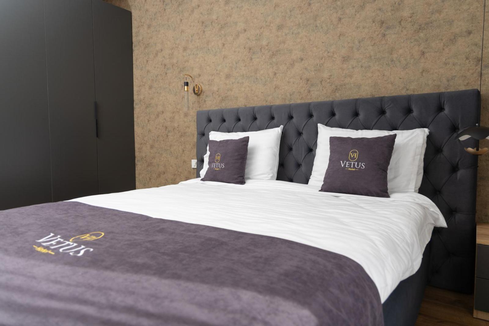 Vetus Hotel Pristina Buitenkant foto