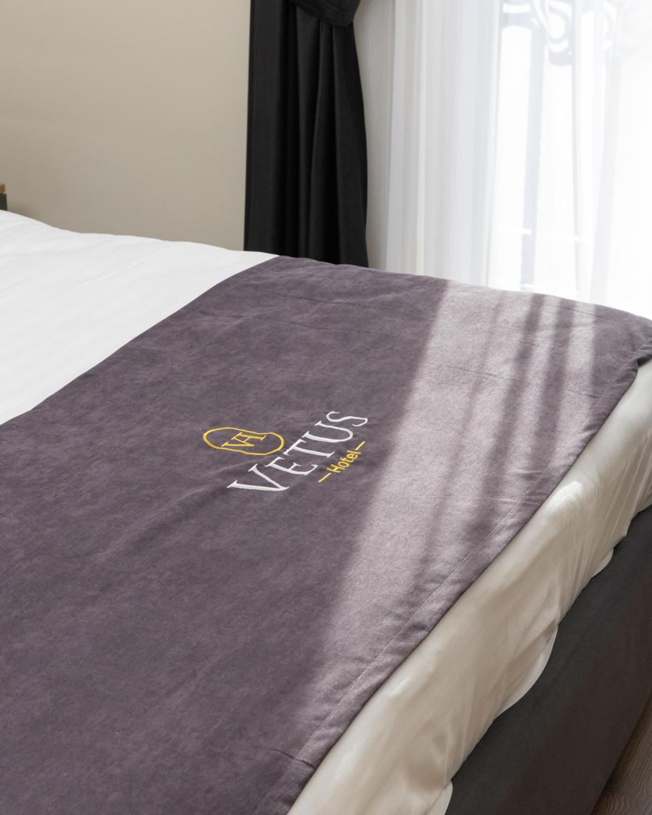 Vetus Hotel Pristina Buitenkant foto