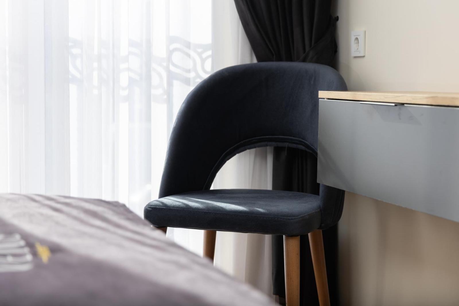 Vetus Hotel Pristina Buitenkant foto