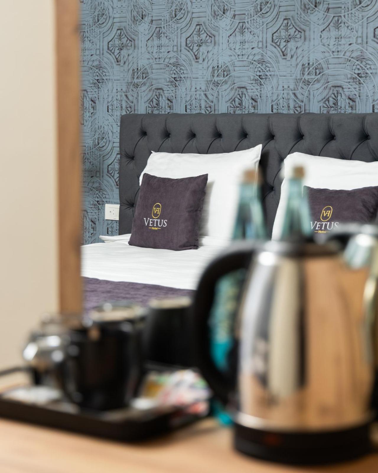 Vetus Hotel Pristina Buitenkant foto