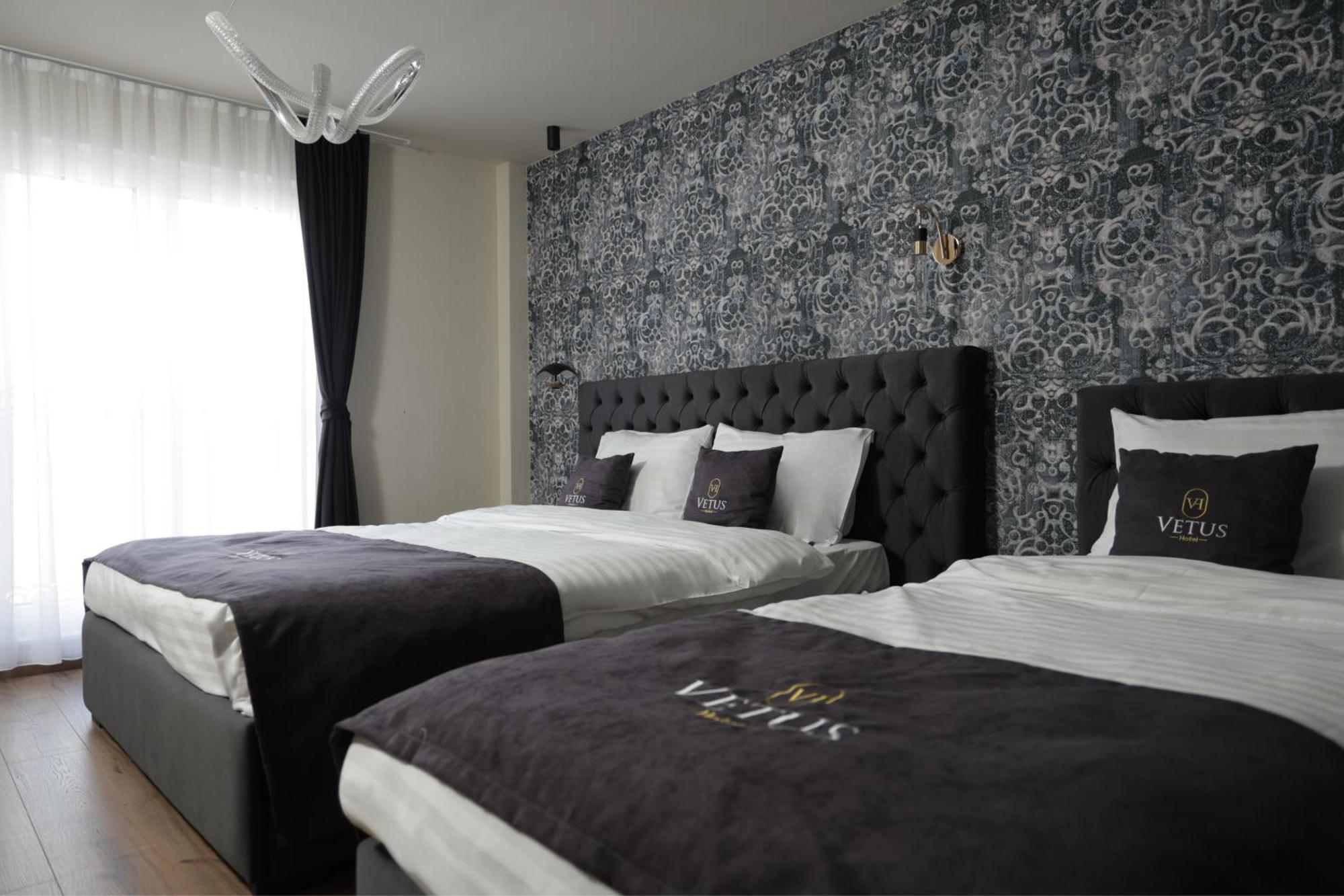 Vetus Hotel Pristina Buitenkant foto
