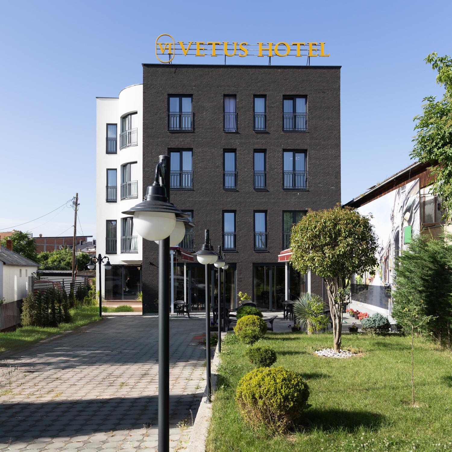 Vetus Hotel Pristina Buitenkant foto