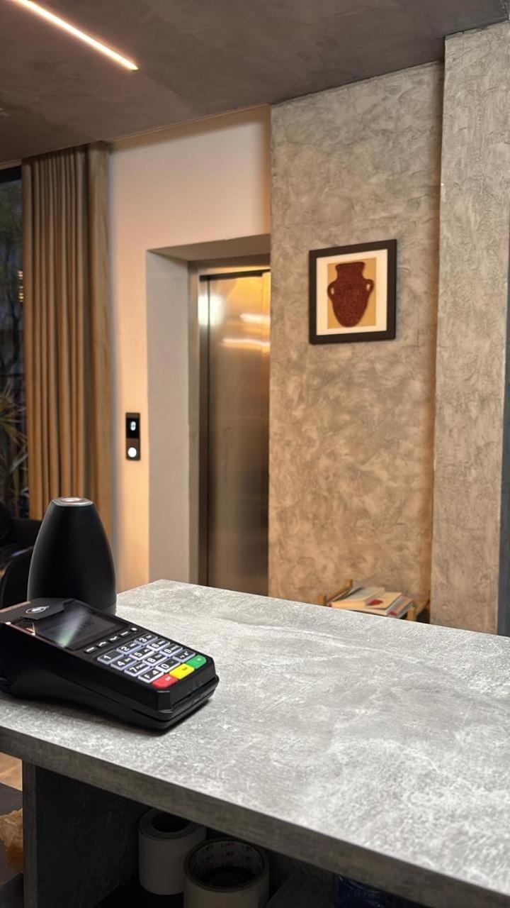 Vetus Hotel Pristina Buitenkant foto